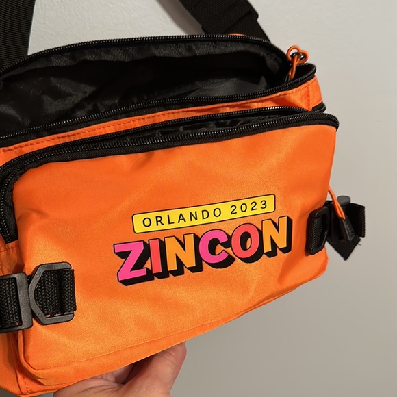 2023 Zumba Convention Sling bag - Picture 6 of 6